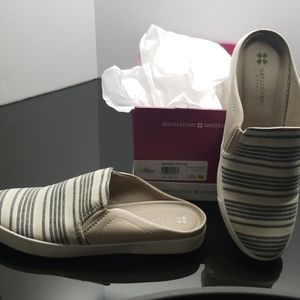 Naturalizer slipons size 10.5 m